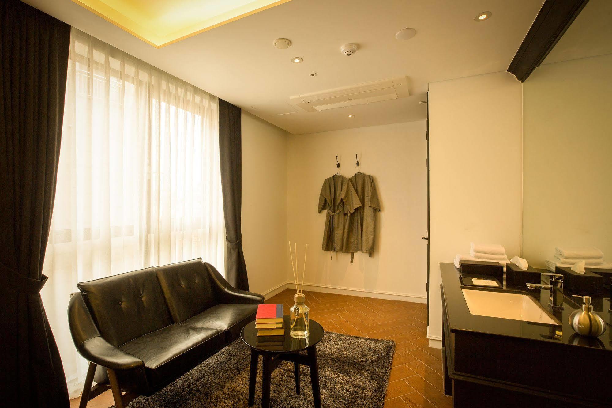 Trang Blue Hotel Seul Esterno foto