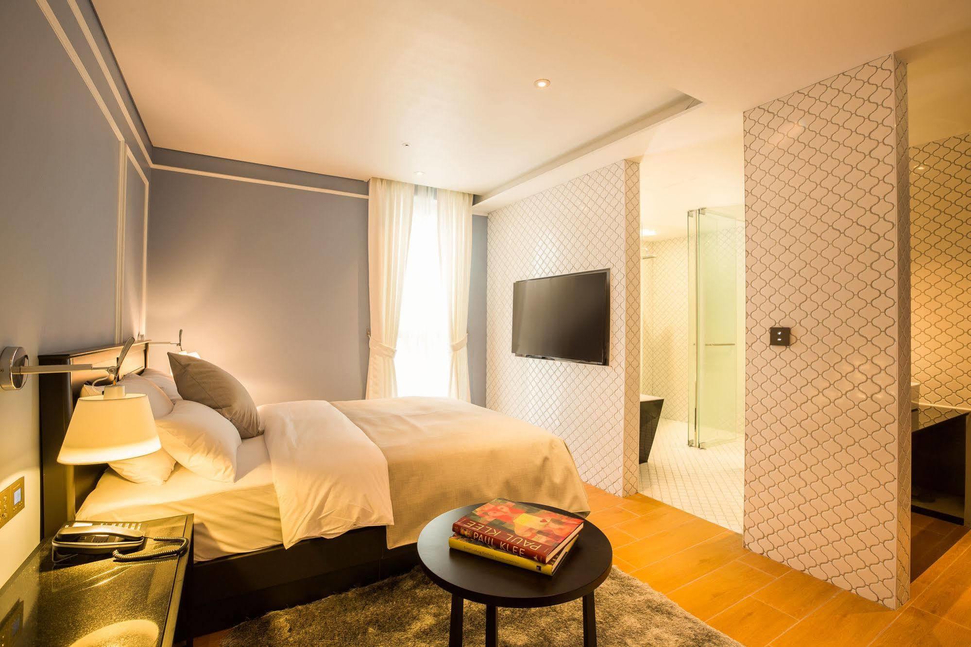 Trang Blue Hotel Seul Esterno foto