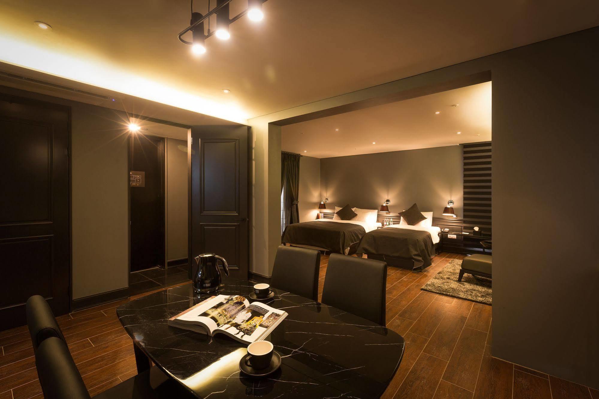 Trang Blue Hotel Seul Esterno foto