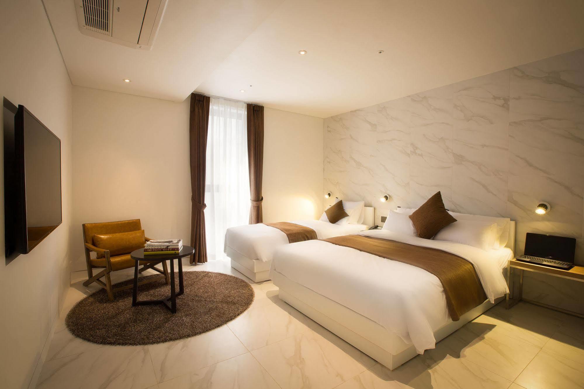 Trang Blue Hotel Seul Esterno foto